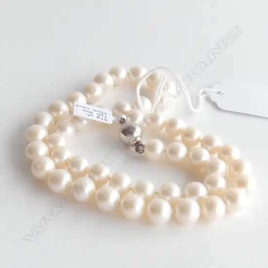 FRESH WATER PEARL NECKLACE