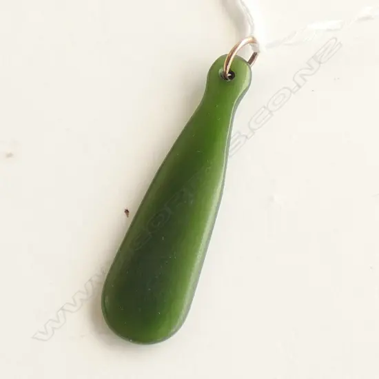 POUNAMU MINIATURE MERE PENDANT (GOLD SUSPENSION RING)