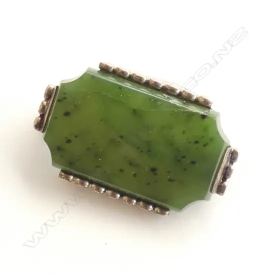 800 SILVER FRAMED POUNAMU BROOCH