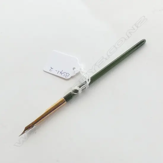 9CT GOLD AND POUNAMU DIP PEN 