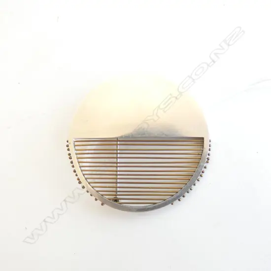 NZ DESIGNER 'SM' SILVER & BRASS BROOCH INITIALLED & DATED '84