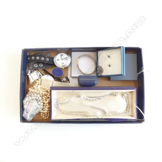 BOX ASST COSTUME JEWELLERY 