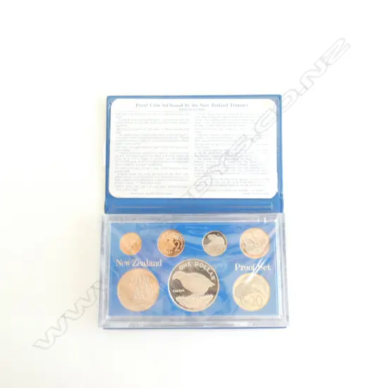 1982 PROOF SET OF NZ COINS