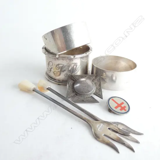 3 STG NAPKIN RINGS + 2 STG FORKS 88 GRAMS