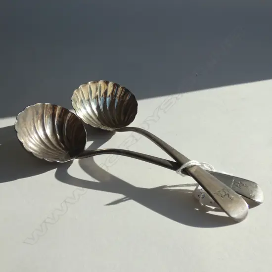 (19798) PR GEO III SILVER SAUCE LADLES SHELL BOWLS 107GMS