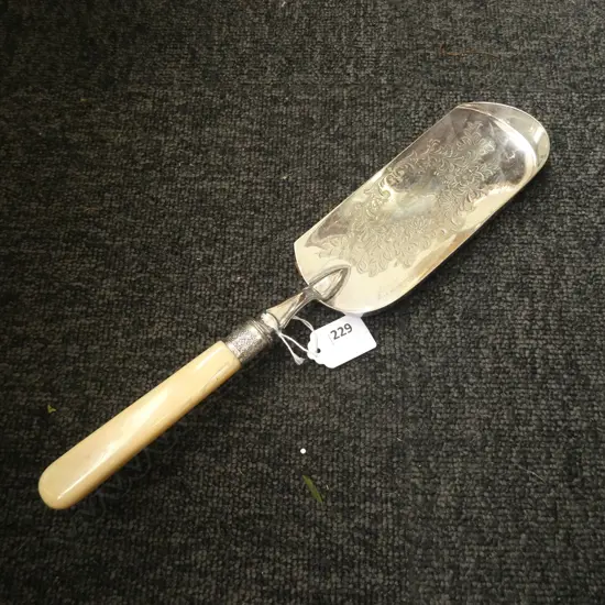 IVORY HANDLED CRUMB TRAY L.355mm