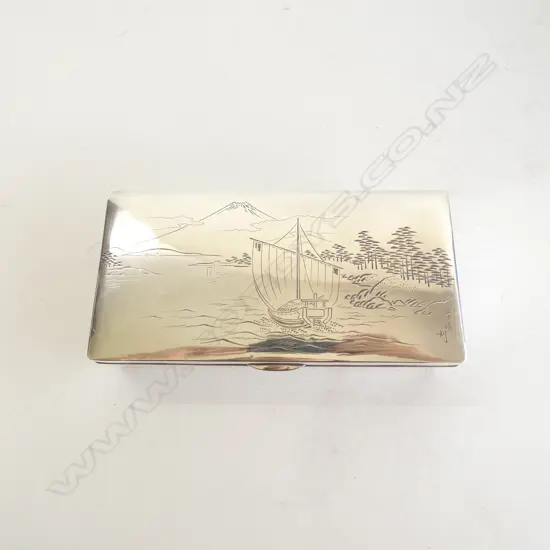 (MF) 950 STG CIGARETTE BOX w. JAPANESE SCENE W.185mm