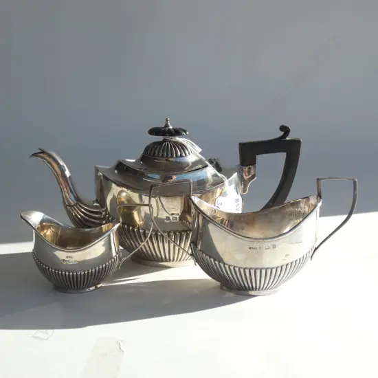 (19798) 3 pce SILVER TEA SET 329 GMS 1/2 LOBED BODIES