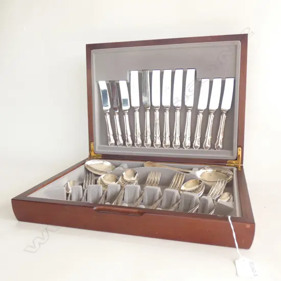 EP SHEFFIELD CUTLERY CANTEEN - 6 PLACE SETTING + SERVERS (44PCE)