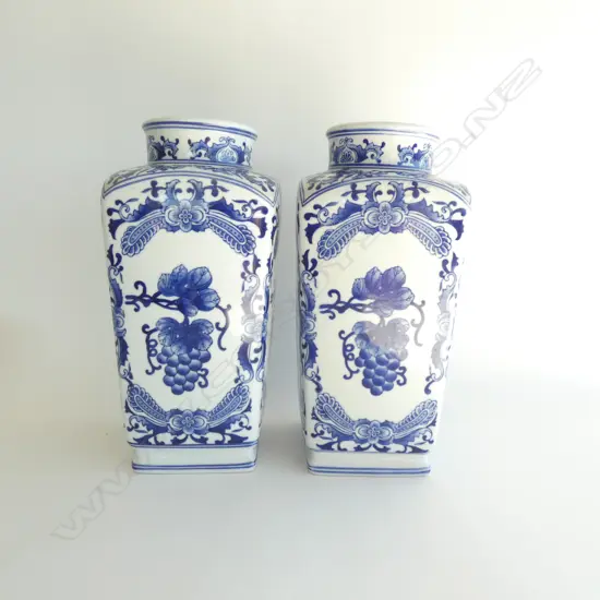 PR OF KANGXI STYLE BLUE AND WHITE VASES H 350 MM