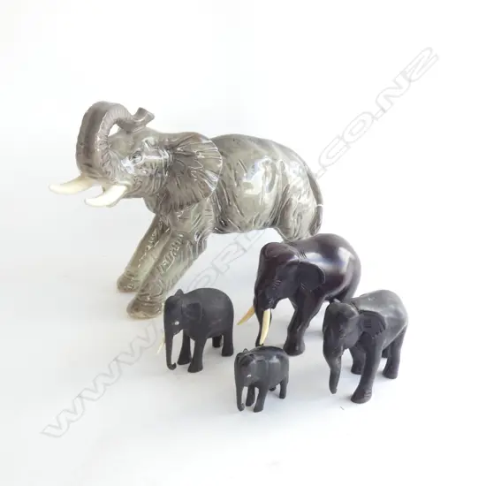 LARGE GERMAN CERAMIC ELEPHANT L.300mm + 4 EBONY ELEPHANTS