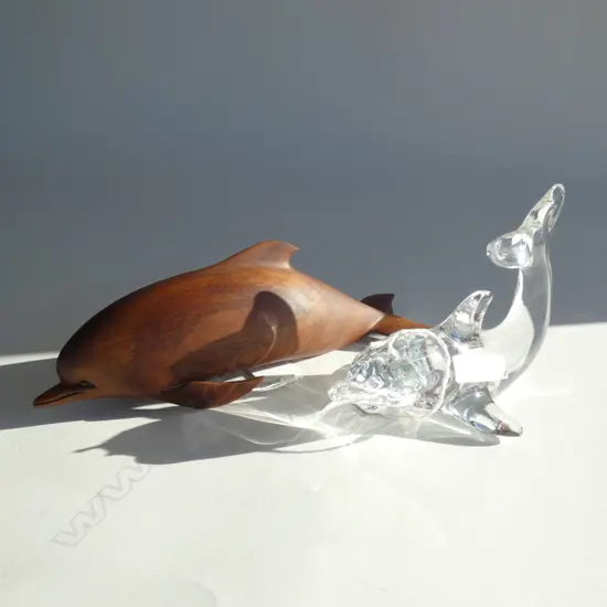 VILLERORY ANB BOCH CRYSTAL DOLPHIN + ONE WOODEN L 230 MM