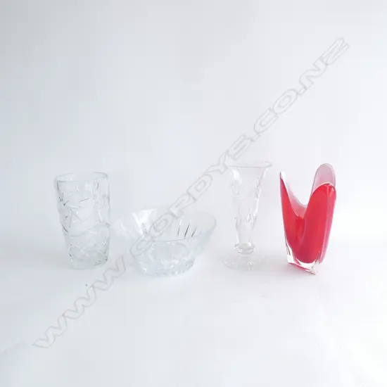 3 PCES CRYSTAL + RED  ART GLASS VASE H.220mm