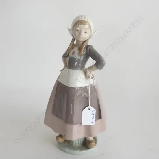 LLADRO #5064 DUTCH GIRL H.255mm