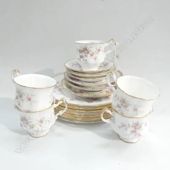 19 PCES PARAGON 'VICTORIANA ROSE'; 7 LUNCHEON / 5 COFFEE CUPS ETC