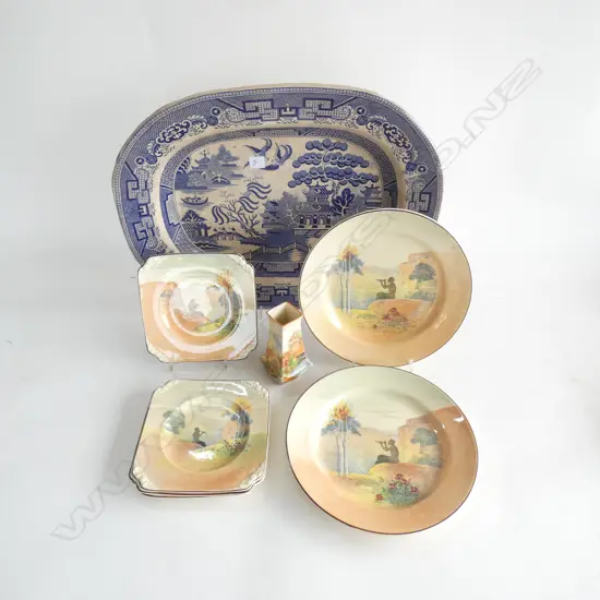 B/W WILLOW MEAT PLATE L.410mm + 5 PCES R/DOULTON PIPES OF PAN + SMALL VASE