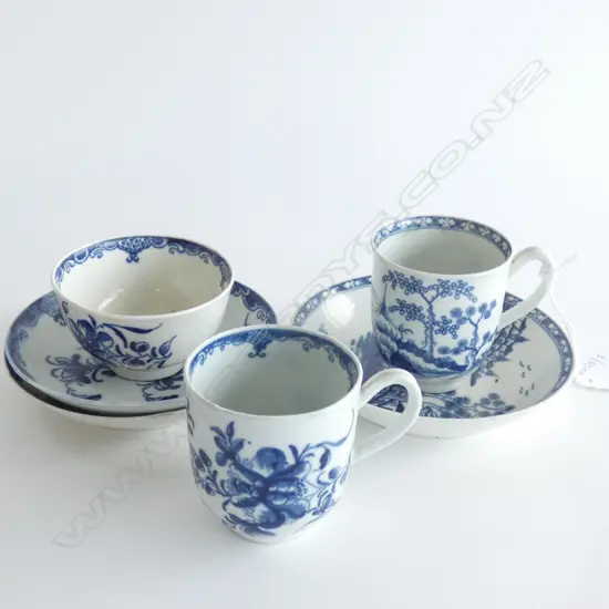3 PCES 18thC WORCESTER; 2 CUPS & SAUCERS + TEA BOWL & SAUCER
