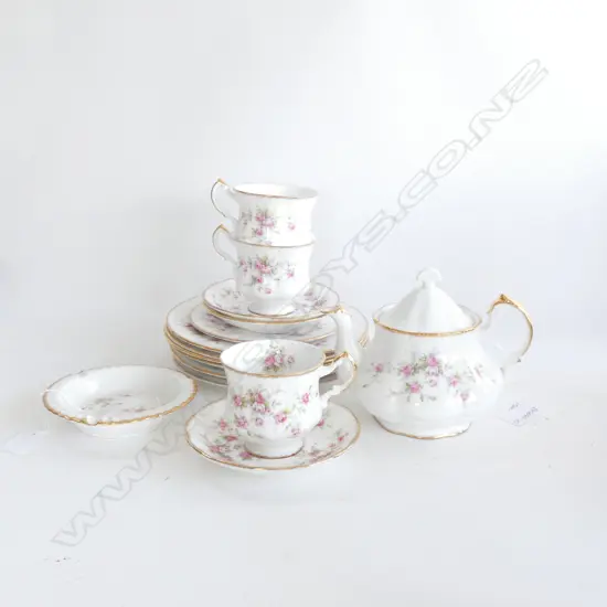 PARAGON VICTORIANA ROSE 15PC PART SET; TEAPOT / C&S / PLATES ETC.