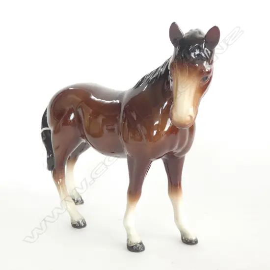 LG BROWN PORCELAIN HORSE L 270 H220MM