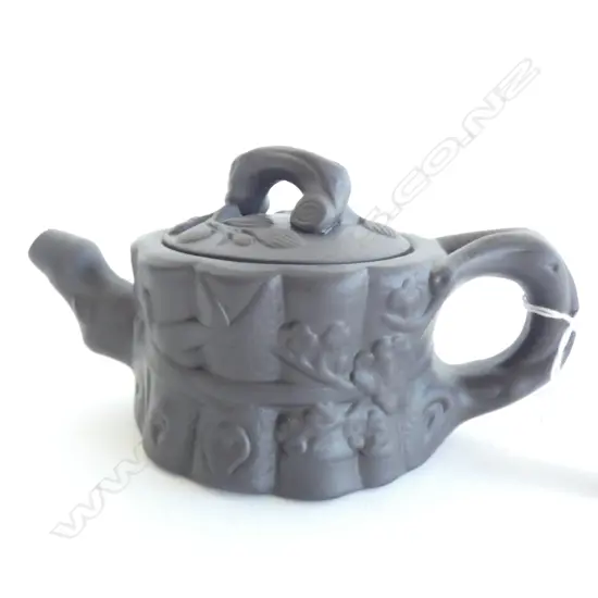 YIXING WARE TEAPOT L.180mm