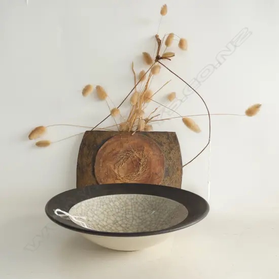 DANNY MOORWOOD CRACKLE GLAZED BOWL DIA 207MM & CLAY WALL POCKET VASE H 150MM