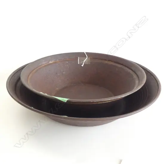 2 GOLD PANNING PANS FROM WAIHI  D 380 MM