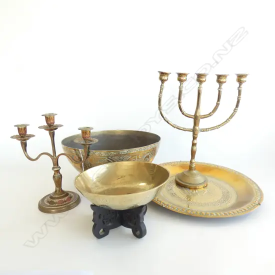 5 BRASS PCES; 2 BOWLS 270mm dia, 2 CANDLESTICKS, PLATE