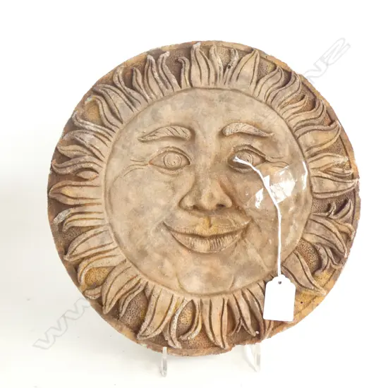 CEMENT SUN FACE GARDEN ORNAMENT 270mm dia