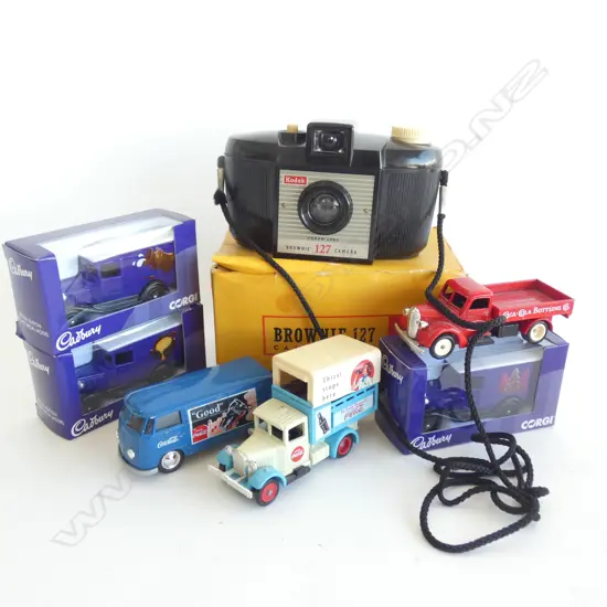 KODAK BROWNIE CAMERA + 6 MODEL CARS