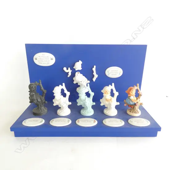 HUMMEL DISPLAY STAND W.375mm