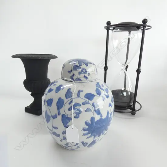 BLACK SAND HOUR GLASS H.310mm, B/W GINGER JAR, BLACK METAL URN