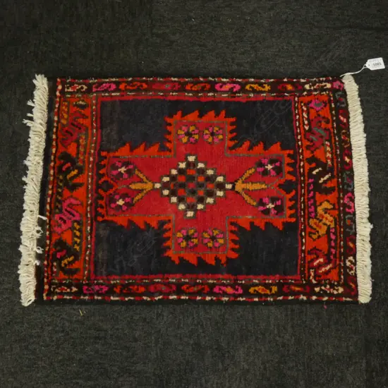 (227C) PERSIAN HAMADAN HAND KNOTTED RUG 580x440mm