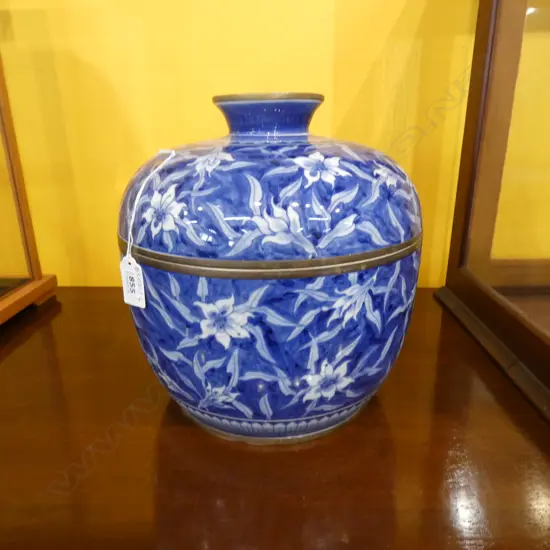 LARGE LIDDED B/W CONTAINER H.250mm