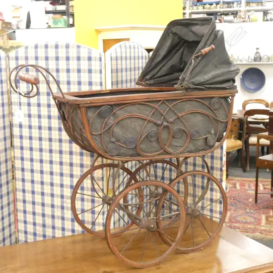 VINTAGE PRAM L.800mm