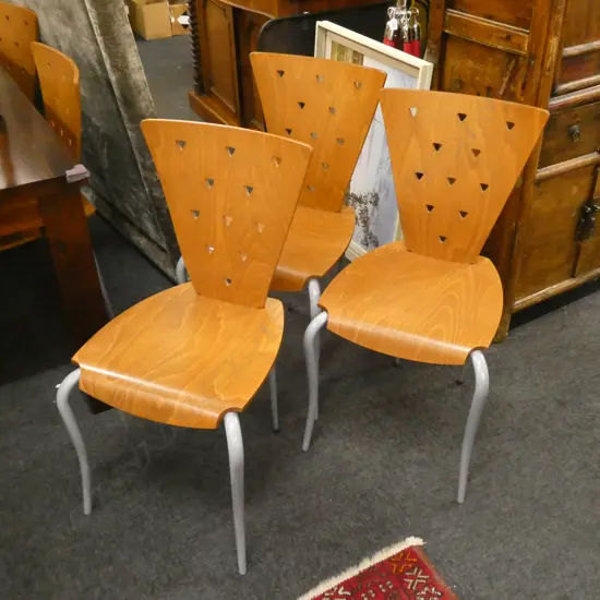 8 CONTEMPORARY ITALIAN PLY CHAIRS 