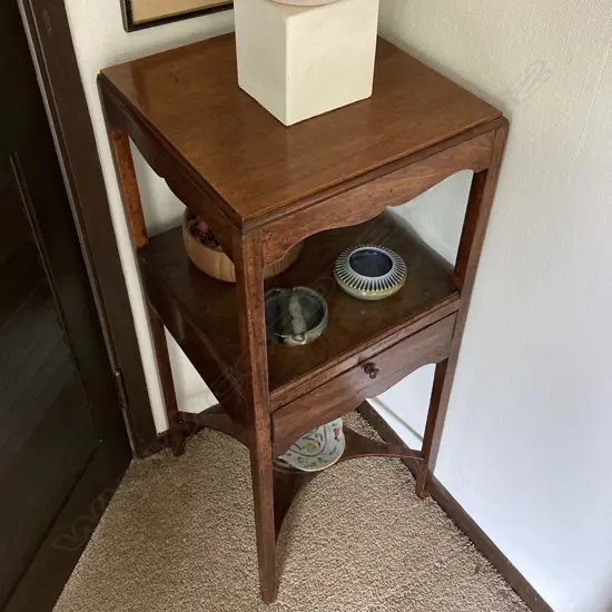 19TH CENTURY MAHOGANY NIGHTSTAND