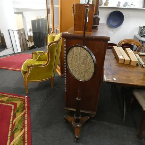 19THC ROSEWOOD POLE SCREEN