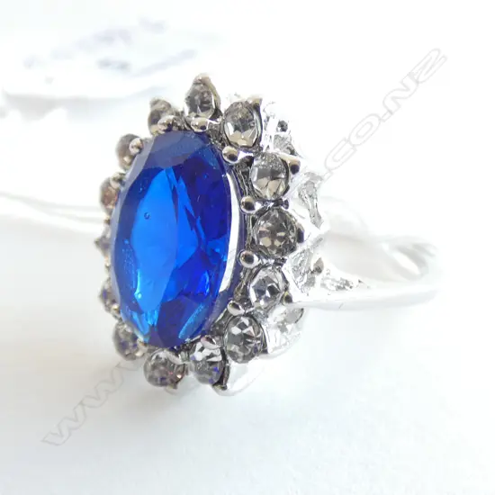 SILVER COLOURED METAL FAUX SAPPHIRE & PASTE RING