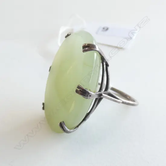 APPLE JADE COCKTAIL RING 