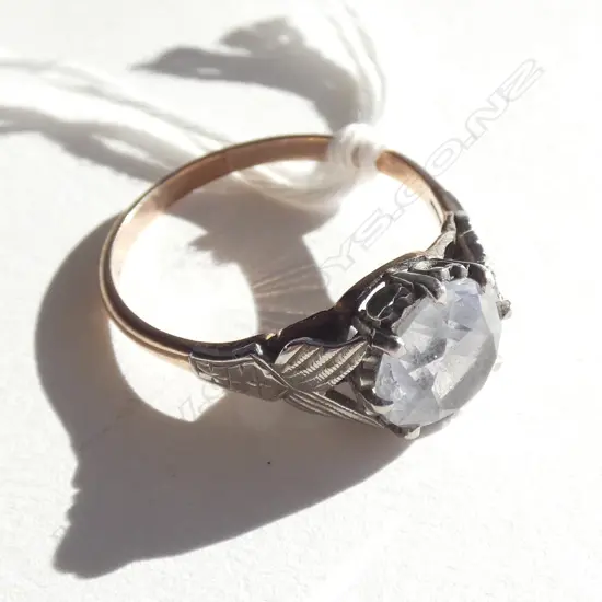 VINTAGE 9CT SINGLE STONE RING