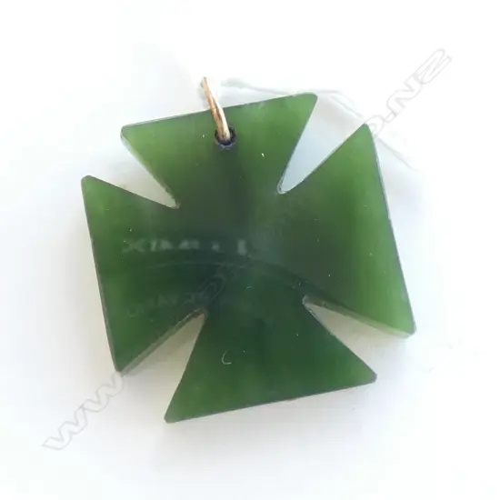 COLONIAL POUNAMU PENDANT (GOLD SUSPENSION RING) MALTESE CROSS FORM