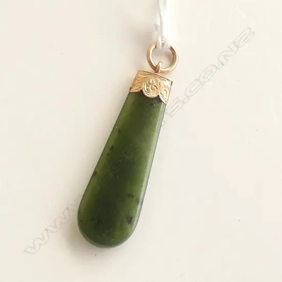 COLONIAL 9CT GOLD & POUNAMU PENDANT
