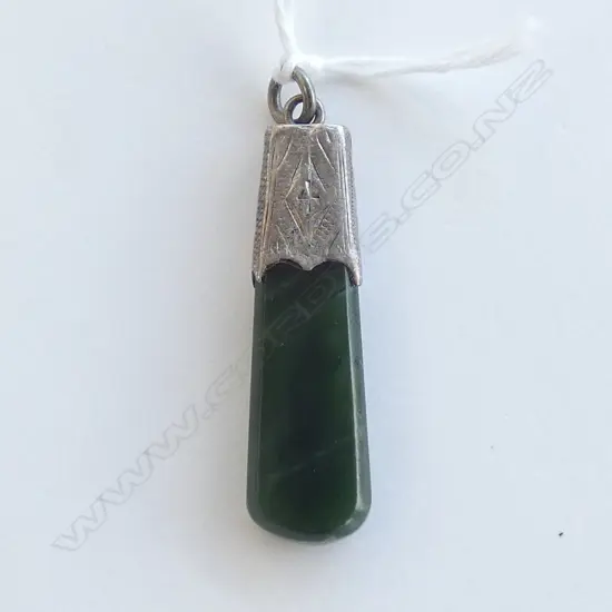 COLONIAL SILVER & POUNAMU PENDANT