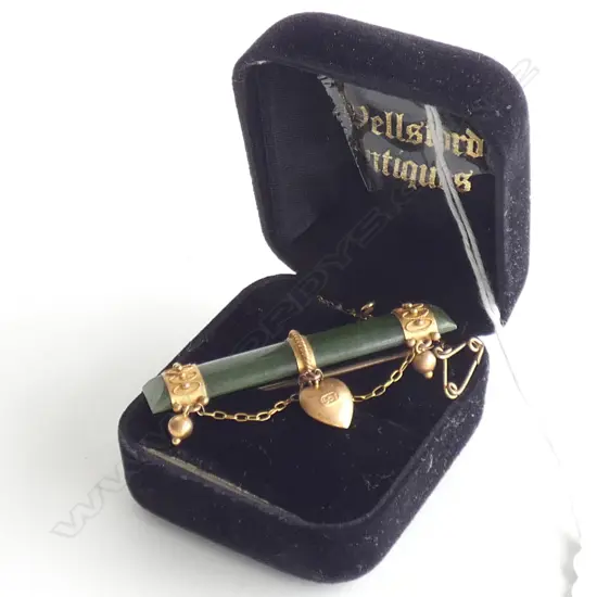 COLONIAL 9CT GOLD & POUNAMU BROOCH