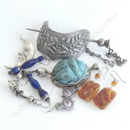 ASST. STG & SILVER TONE JEWELLERY 