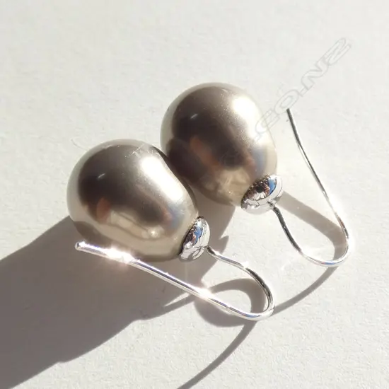 PR SYN PEARL EARRINGS LIGHT GREY COLOUR