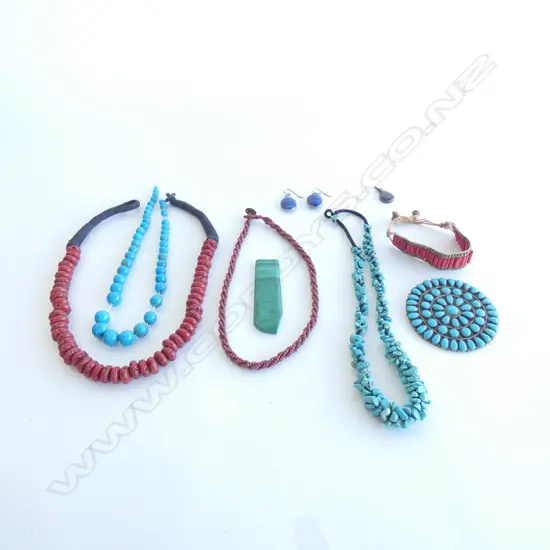 BAG ASST JEWELLERY ETC. INCL TURQUOISE BEADS /BROOCH /EARRINGS ETC..