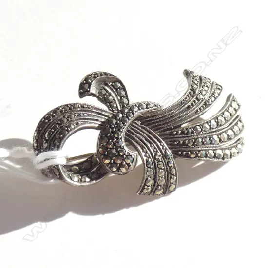 SILVER VINTAGE MARCASITE BROOCH