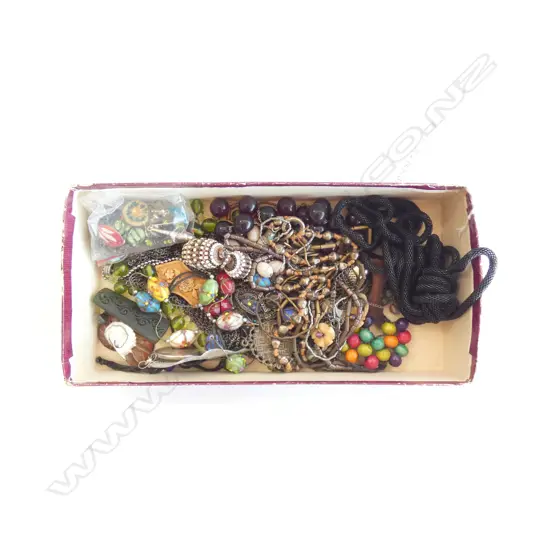 BOX ASST COSTUME JEWELLERY