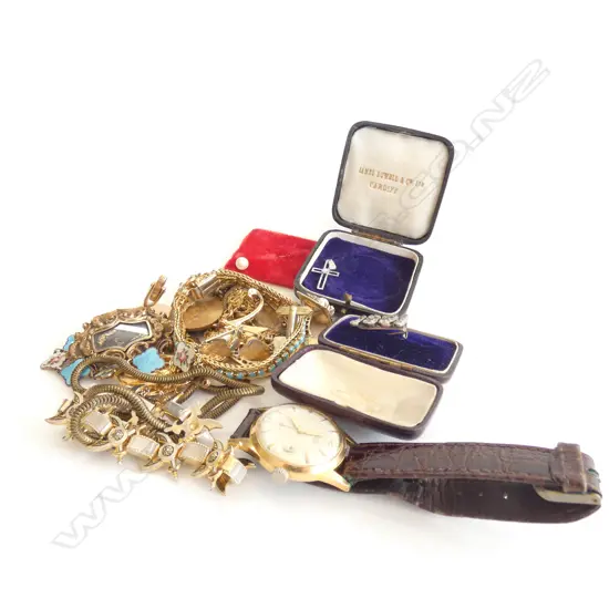 VINTAGE COSTUME JEWELLERY; NECKLACES / CUFFLINKS / BRACELETS ETC.